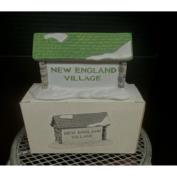 Department 56 New England Village Sign Christmas Accessory Figurine With Box - Picture 2 of 13